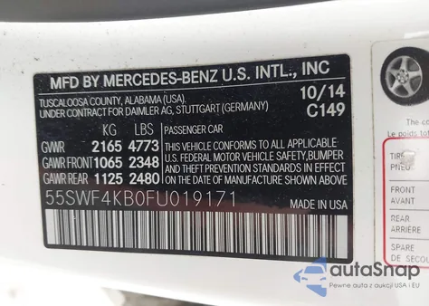 2015 Mercedes-Benz C 300 4Matic z USA, uszkodzony, nr VIN 55SWF4KB0FU019171
